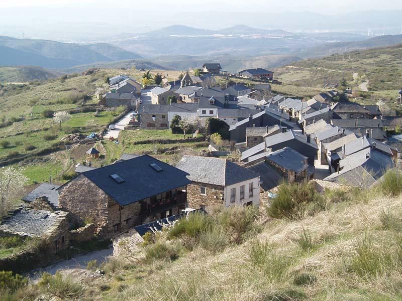 Hotel Rural La Casa Del Peregrino El Acebo de San Miguel Kültér fotó